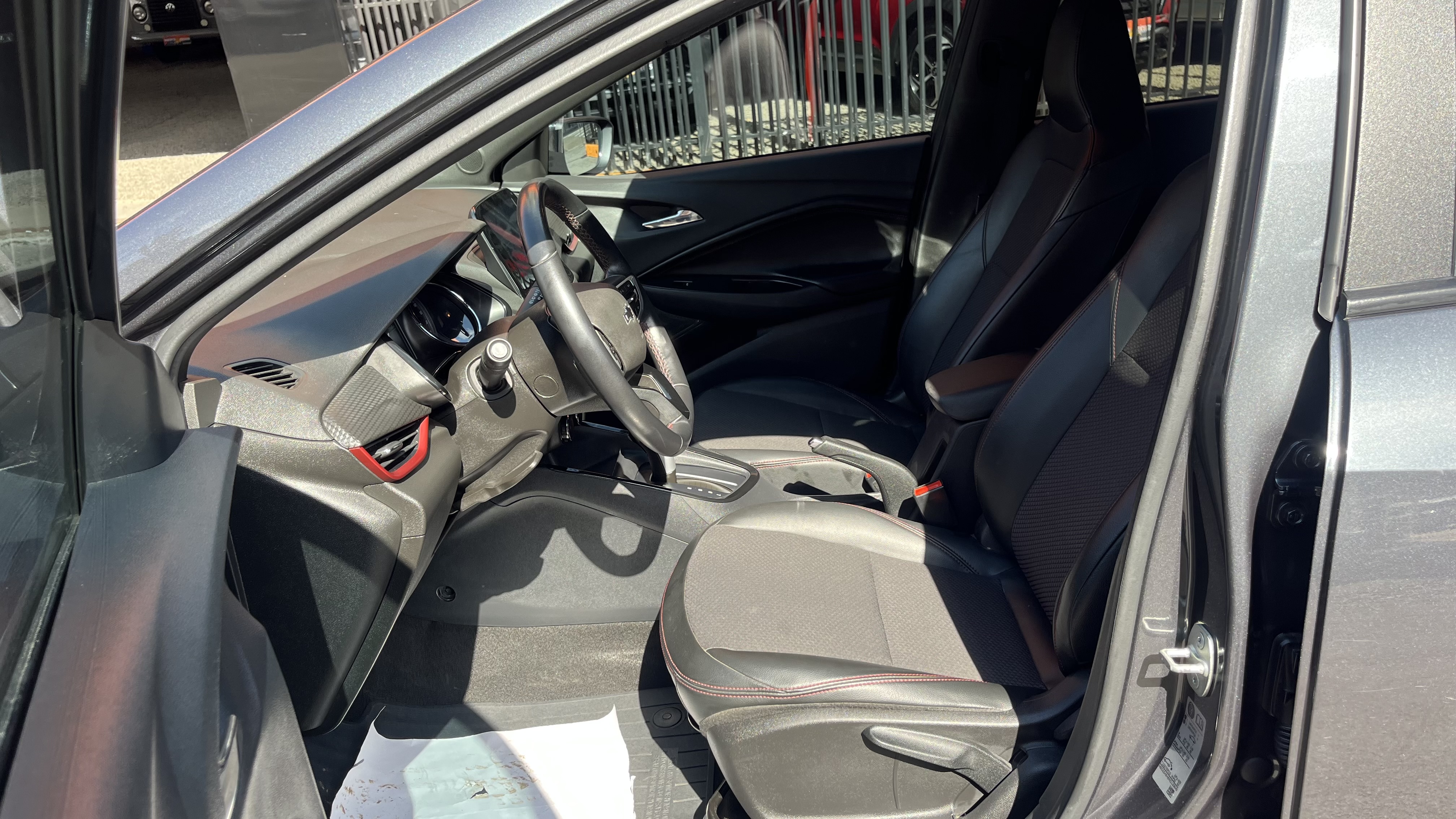 GM - Chevrolet ONIX HATCH RS 1.0 TB 12V Flex 5p Aut. - foto 6