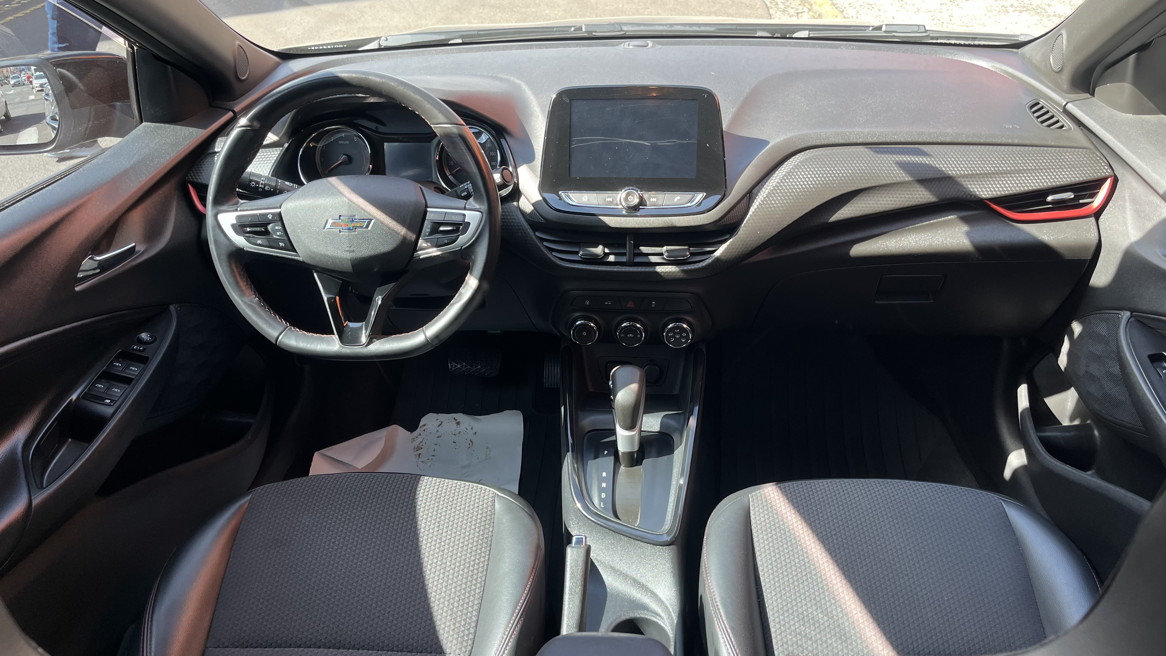 GM - Chevrolet ONIX HATCH RS 1.0 TB 12V Flex 5p Aut. - foto 5
