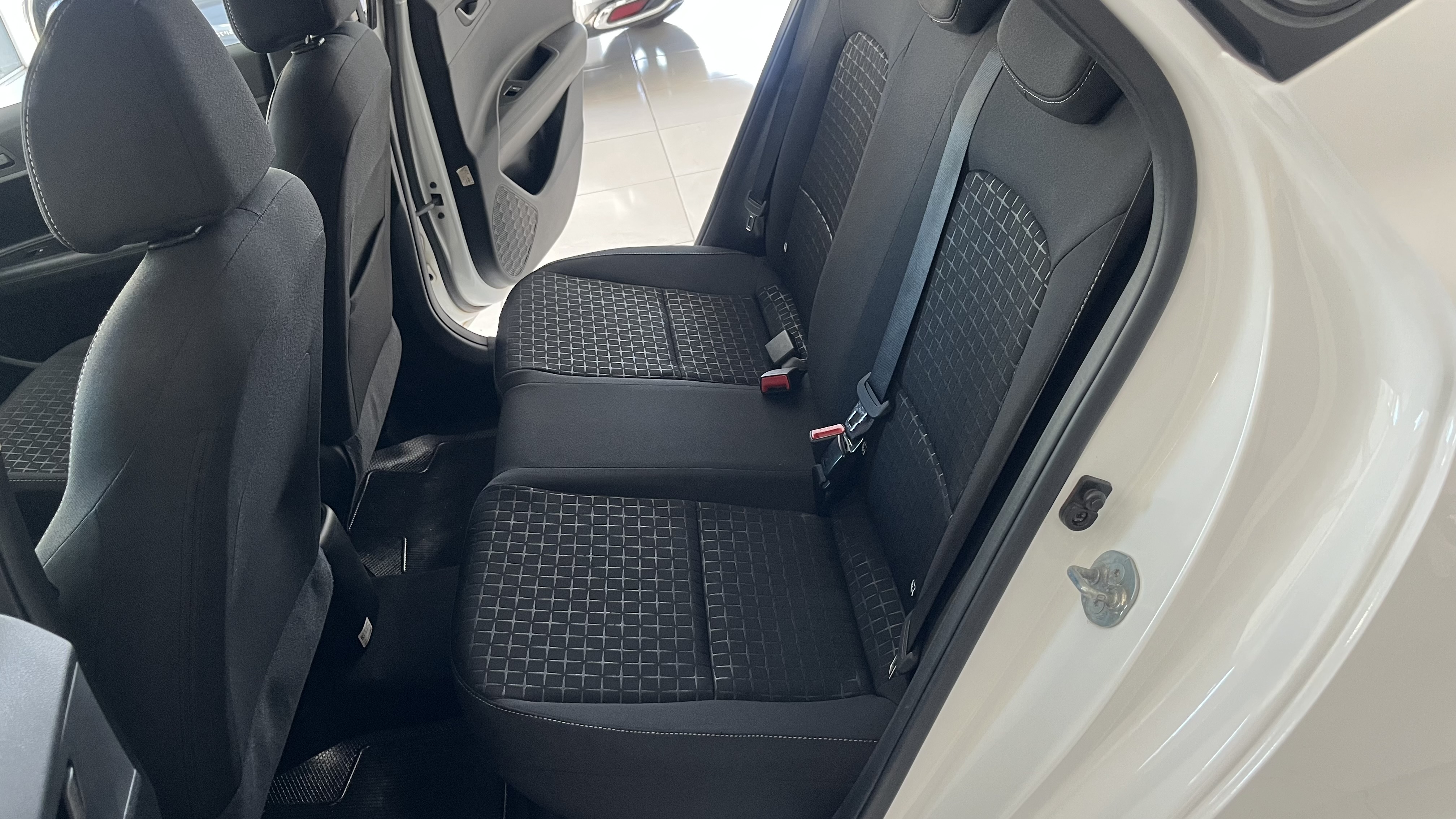 Hyundai HB20 Comfort Plus 1.0 Flex 12V Mec - foto 7