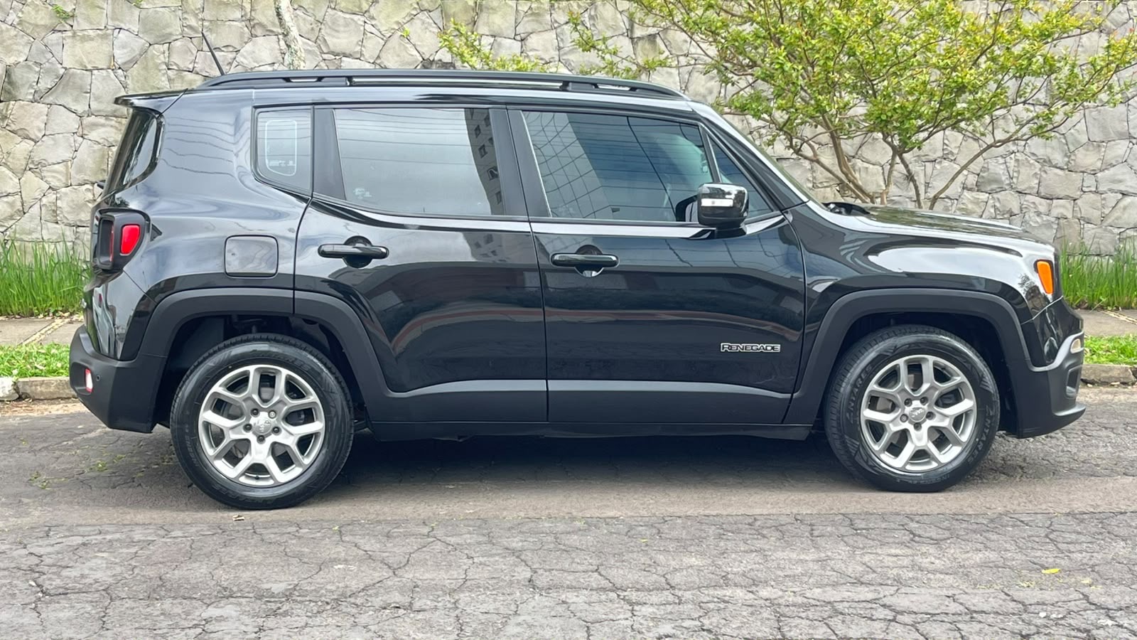 Jeep Renegade 1.8 Longitude 4X2 Flex 16V Aut - foto 4