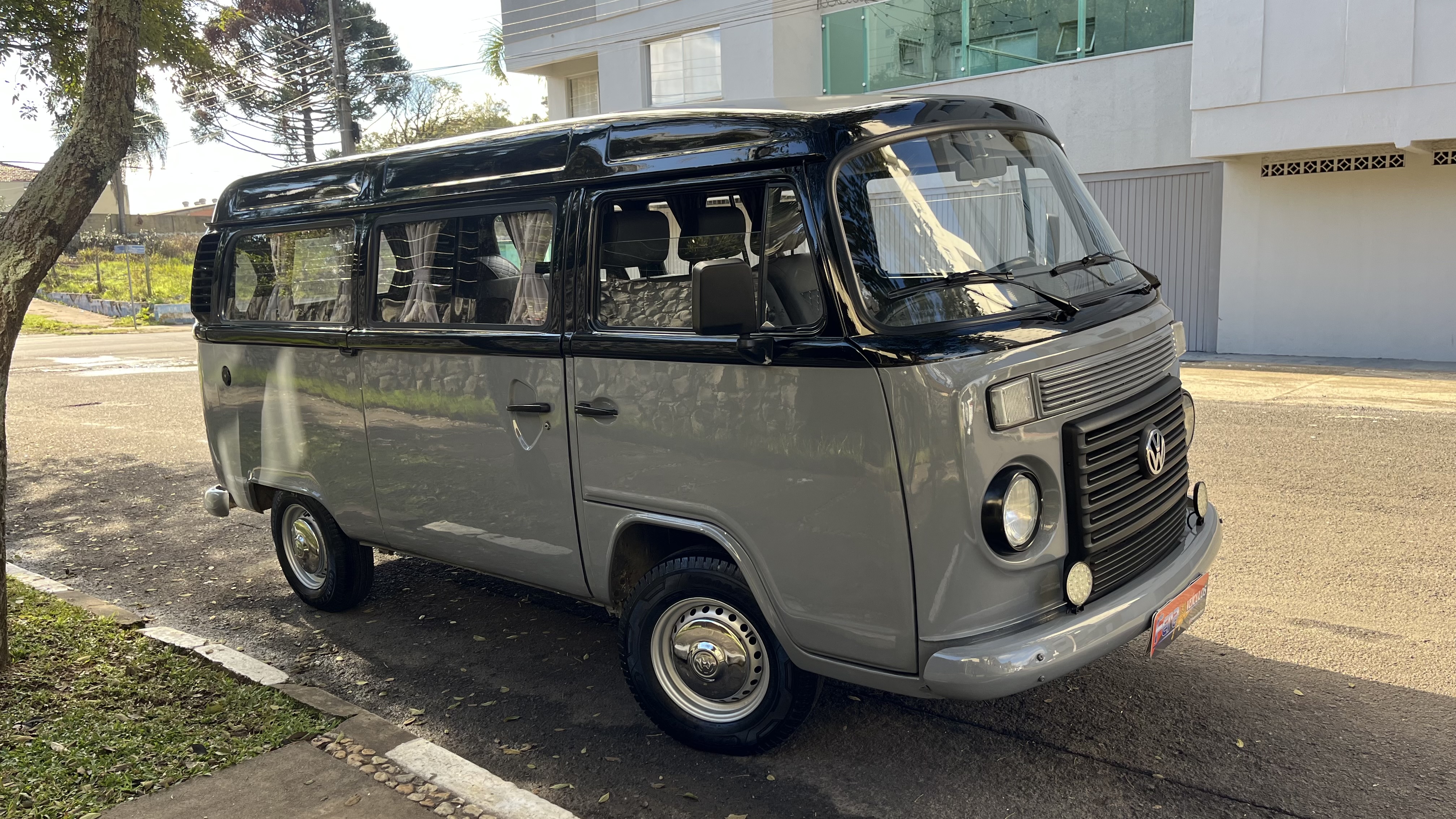 Volkswagen Kombi 1.4MI STD LOTAÇÃO 8V TOTAL FLEX 3P MANUAL - foto 2